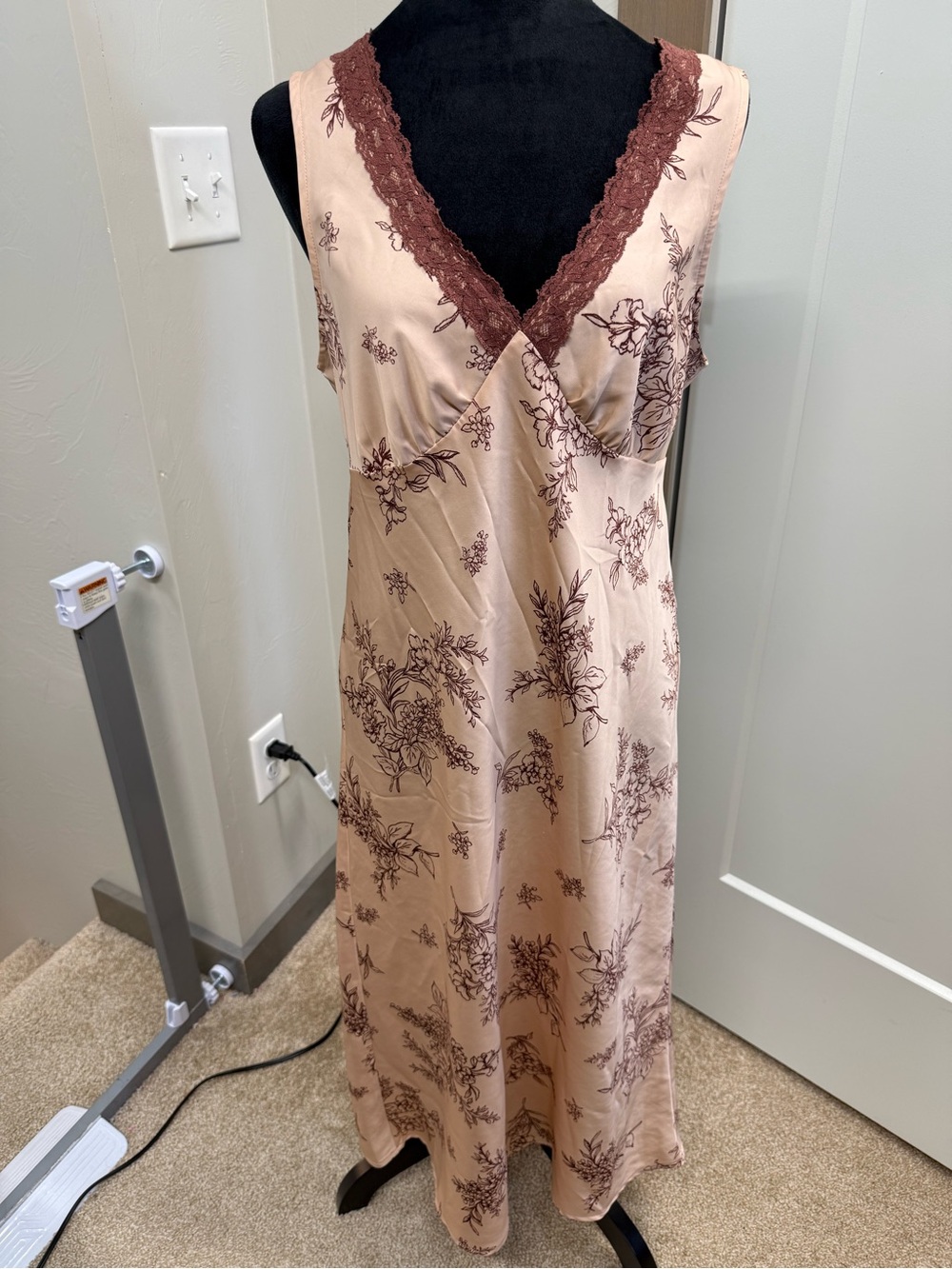 Old Navy Satin Floral Slip Dress Lace Coquette Lingerie Style‎ Long Babydoll S